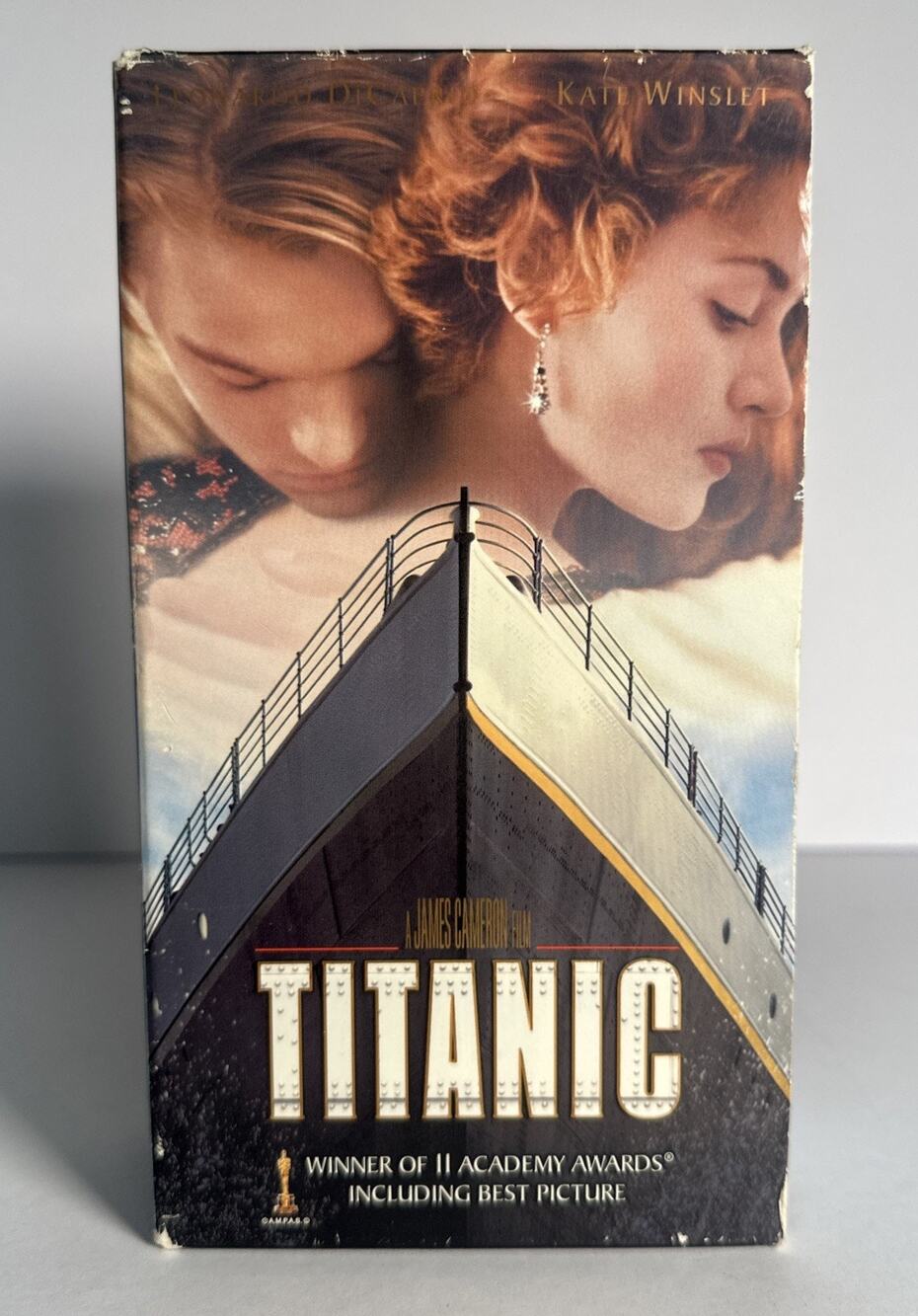 Titanic (VHS, 1998, 2-Tape Set, Pan-and-Scan) Free Shipping